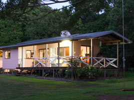 Hibiscus Cottage - Cabin Accommodation